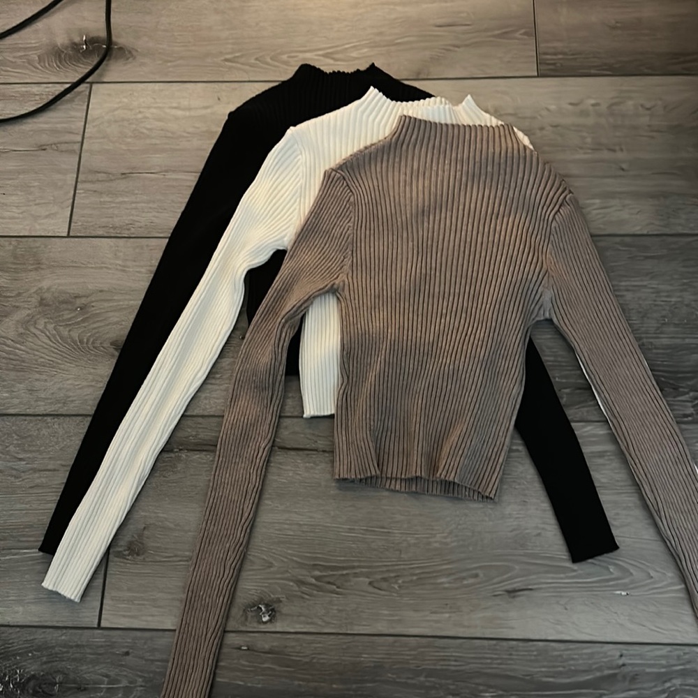 Set of 3 cropped turtleneck